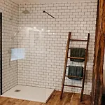 Maison Surplombant L'etang Avec Bain Nordique