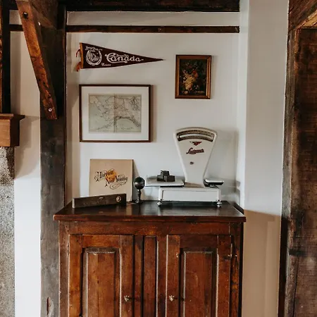 Maison Surplombant L'etang Avec Bain Nordique Busserolles