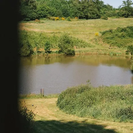 Maison Surplombant L'etang Avec Bain Nordique 펜션