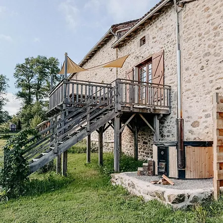 Maison Surplombant L'etang Avec Bain Nordique Busserolles